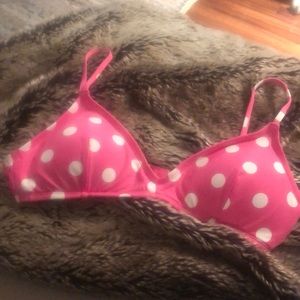 NWOT polka dot bikini top